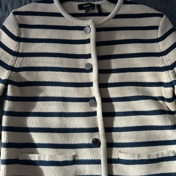 Theory Classic Cream and Blue Knit Cardigan - Picture 4 of 13